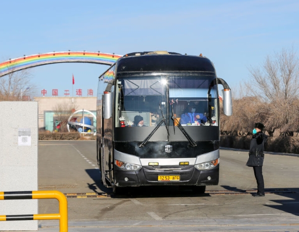 前8个月内蒙古公路货运客运量分别同比增长10.7%、16.3%