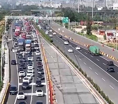 “双节”期间内蒙古公路日均车流量66.25万辆