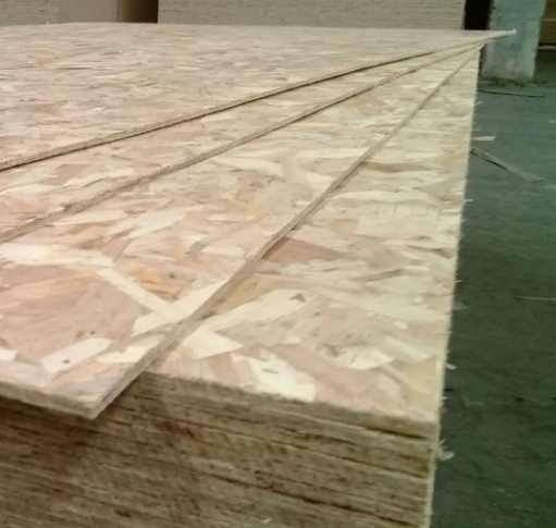 填补内蒙古胶合板无醛行业空白 乌拉特前旗首块芦苇刨花板下线