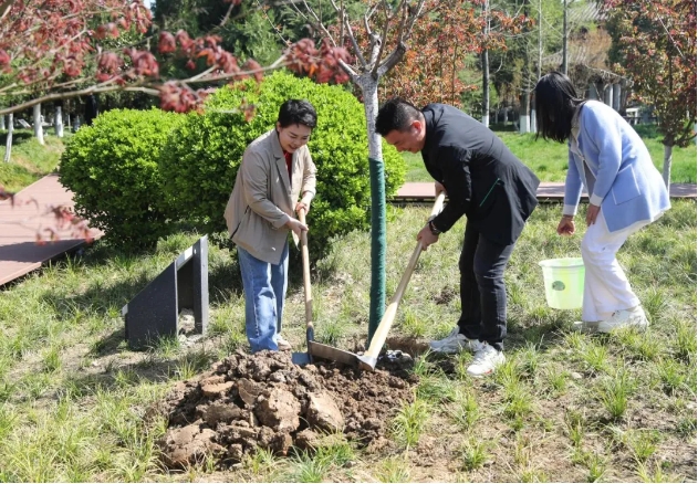 侨心聚力 青创未来——王宏华率团赴陕西考察并出席西部侨青联盟一届三次理事会